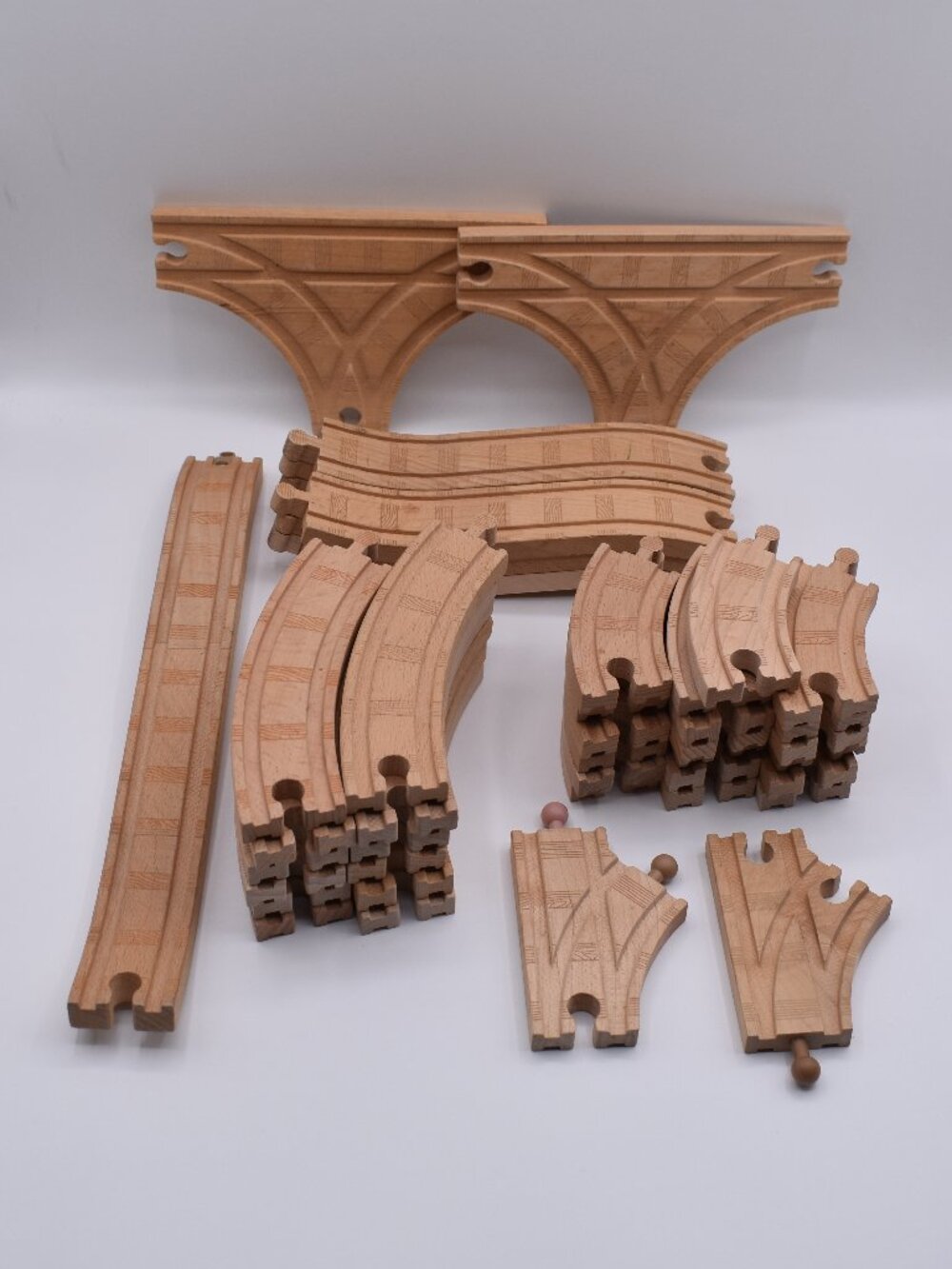 Lot of 40 Genuine Thomas Wooden Tracks Railway Trains Ascending Switch Curved